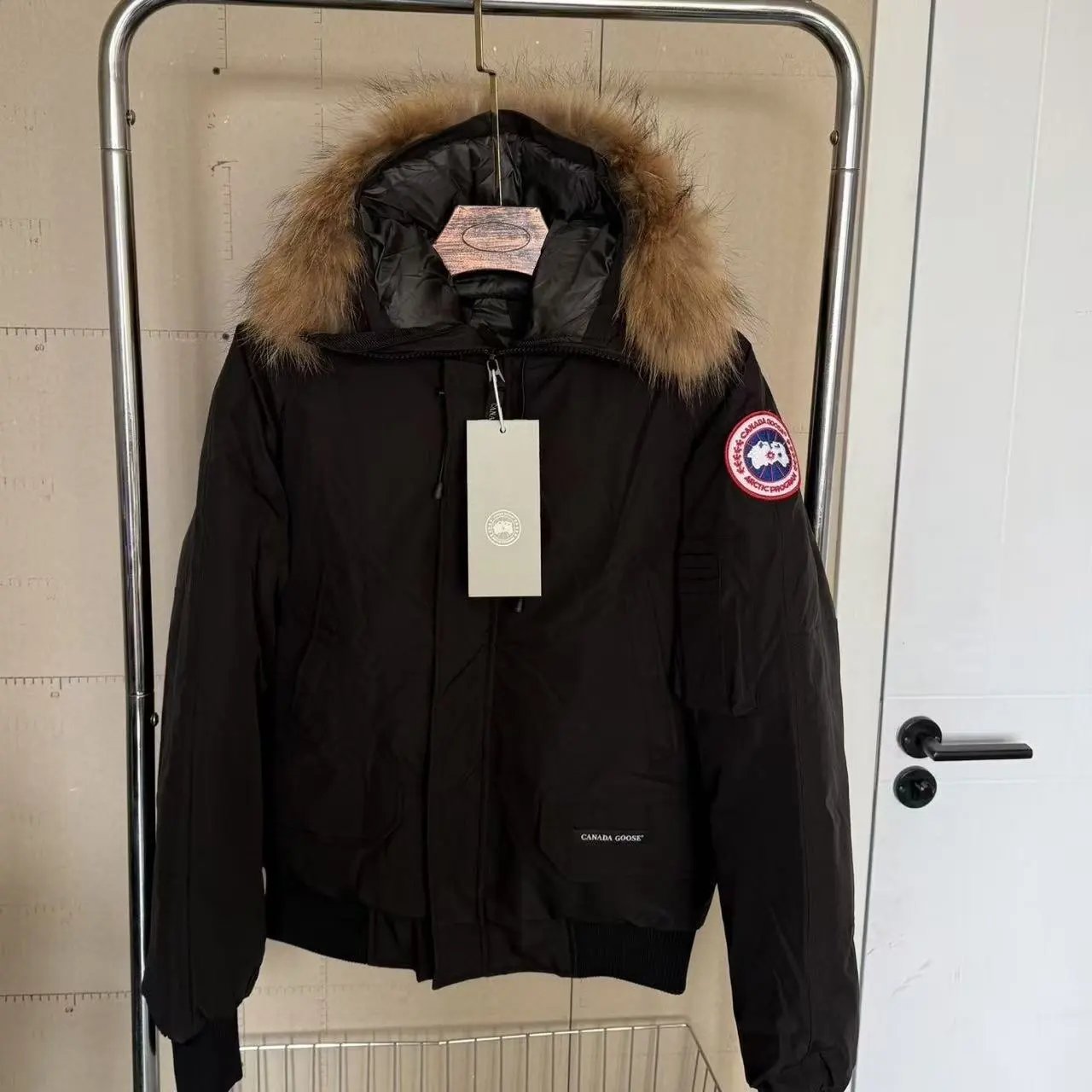 05- Black (down jacket)