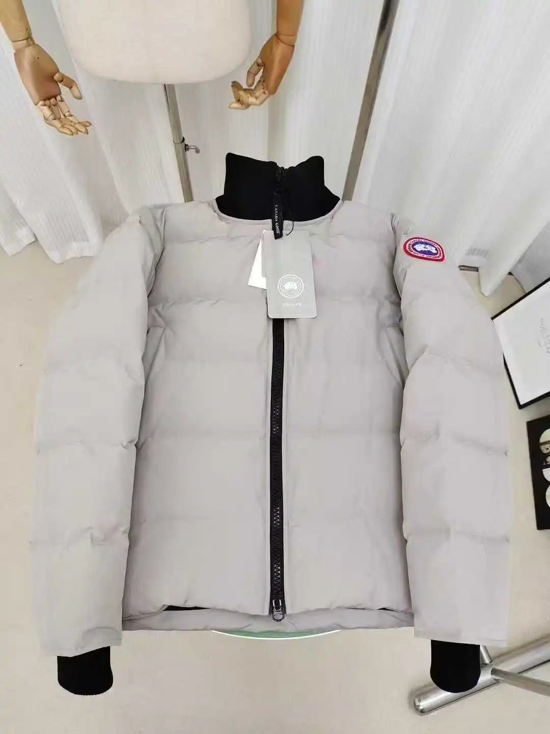 06 meter white (down jacket)
