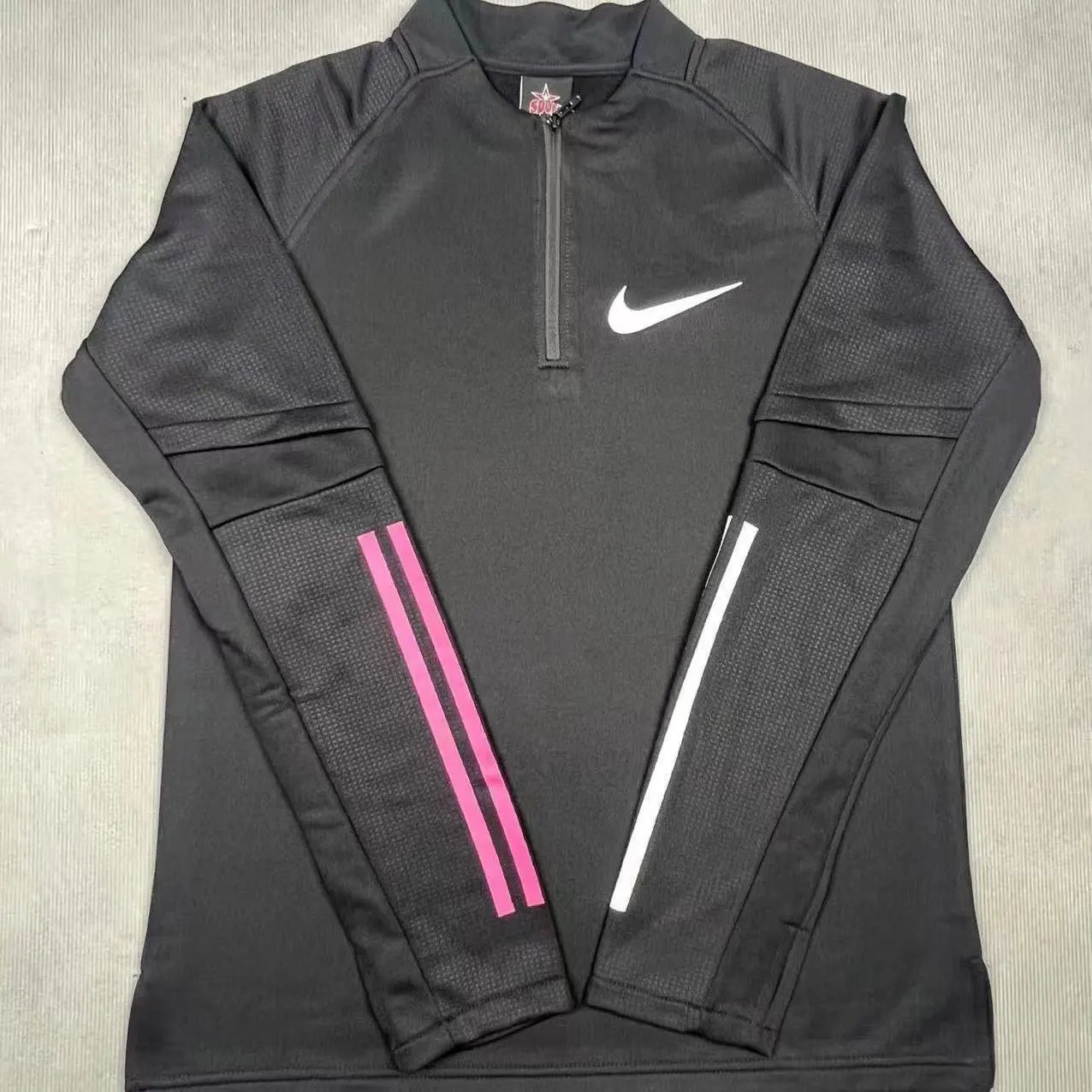 01- Half zipper black