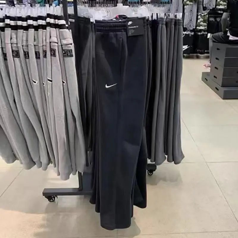 02 Black