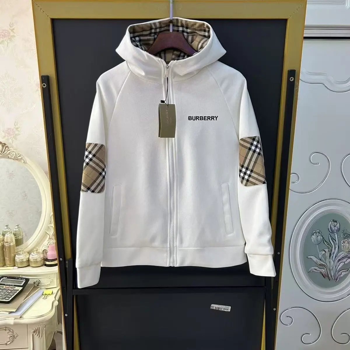 05- hoodie white
