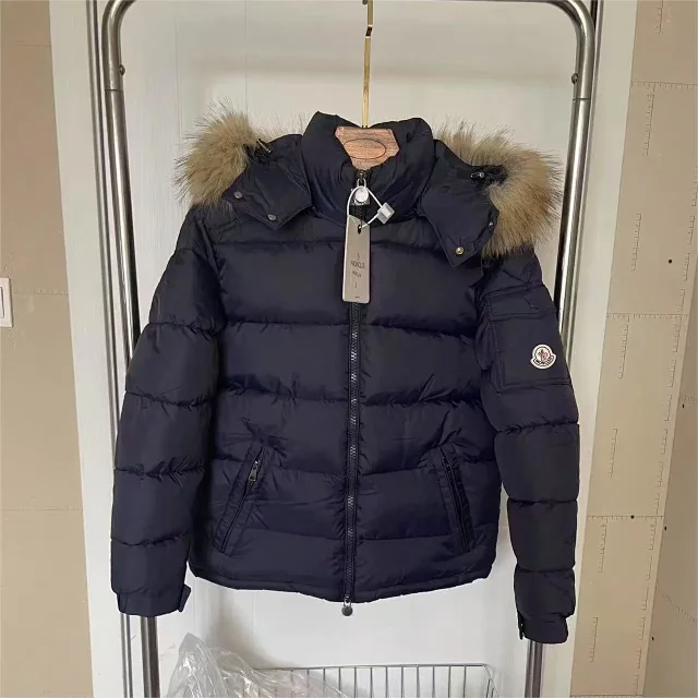 Moncler Down Jackets Quilted knit-sleeve zip-up jacket product detail image 15