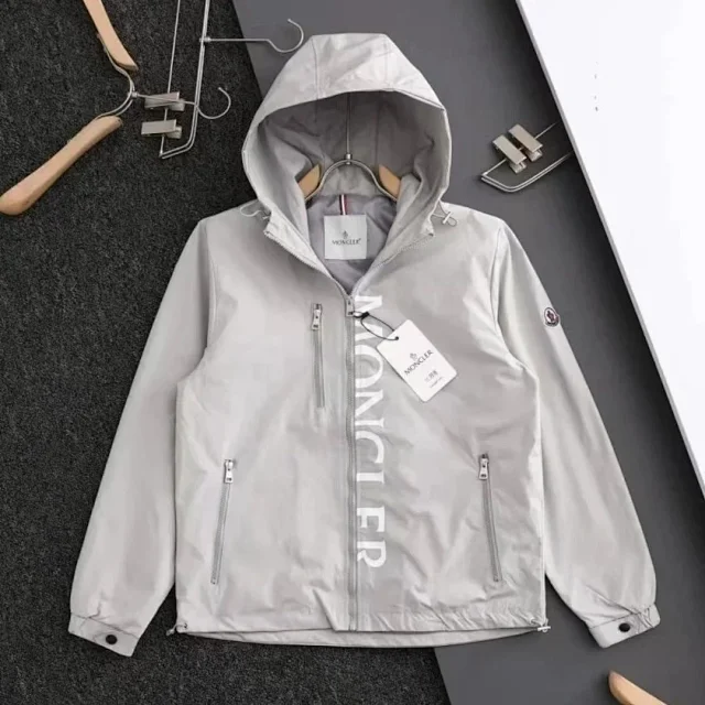 Moncler Down Jackets Quilted knit-sleeve zip-up jacket product detail image 6