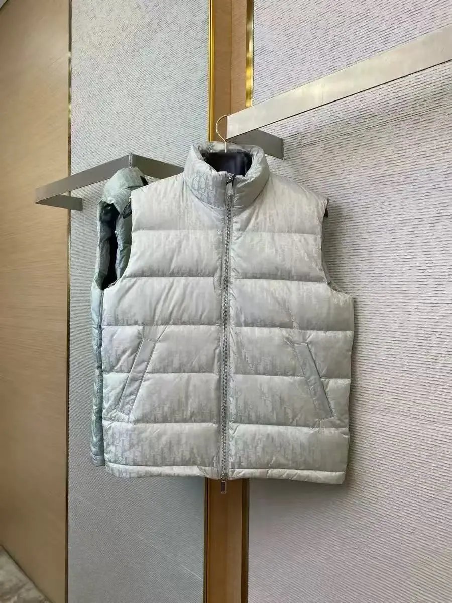 06-Light Gray