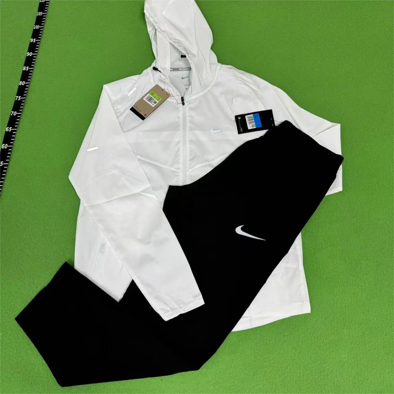 05-8 White + Black (set)