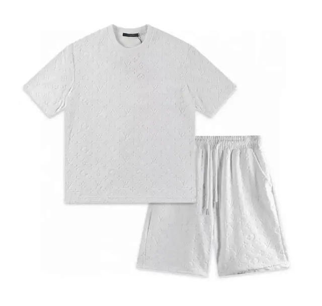 Louis Vuitton Matching Sets Short-Sleeve T-Shirt and Shorts Set product detail image 12
