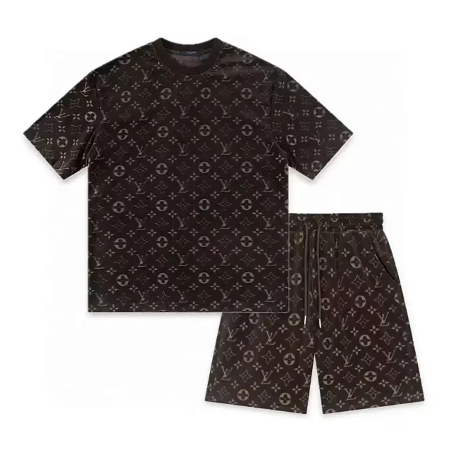 Louis Vuitton Matching Sets Short-Sleeve T-Shirt and Shorts Set product detail image 13