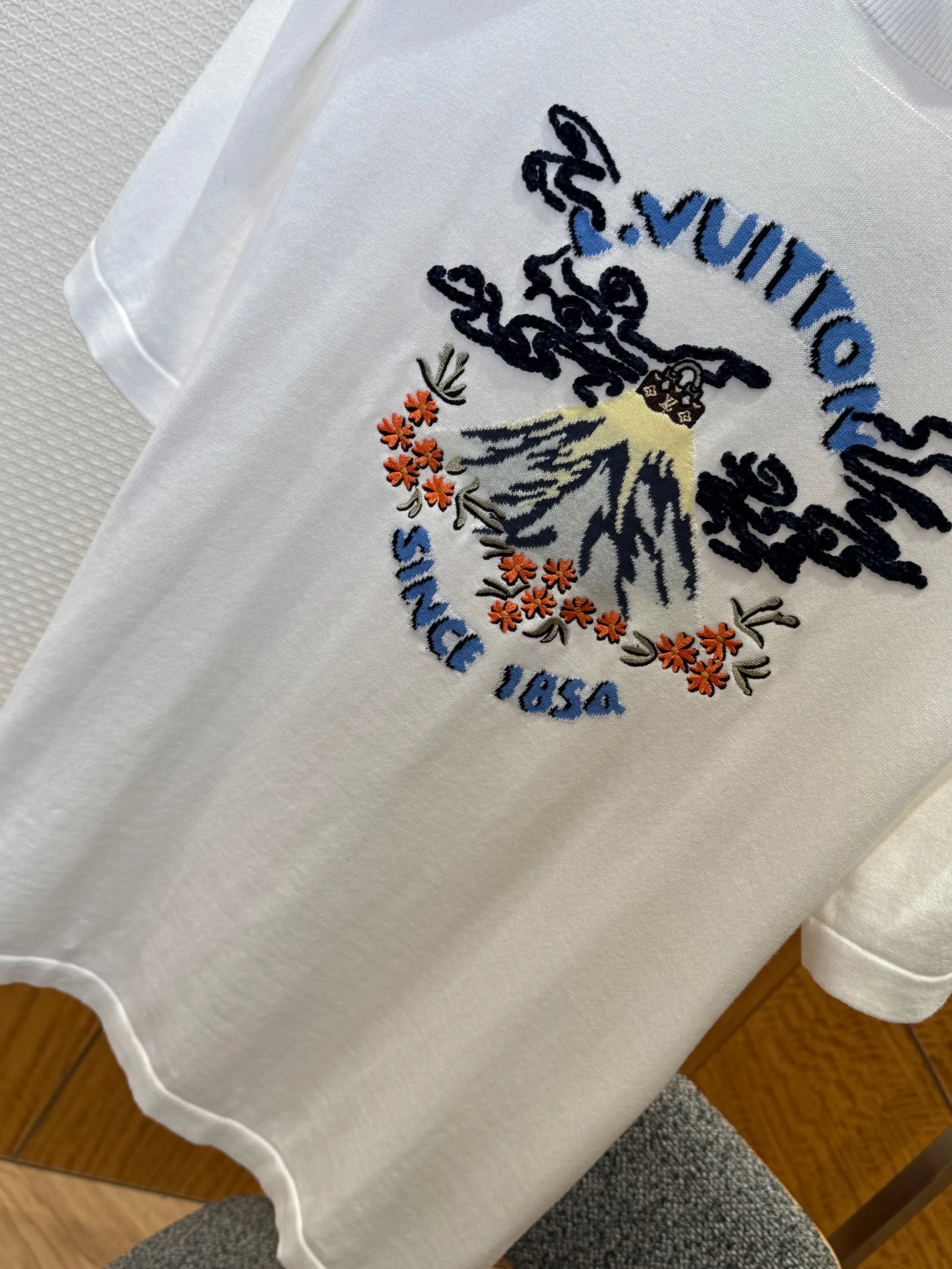 Louis Vuitton Mount Fuji Embroidered T-Shirt White - 5