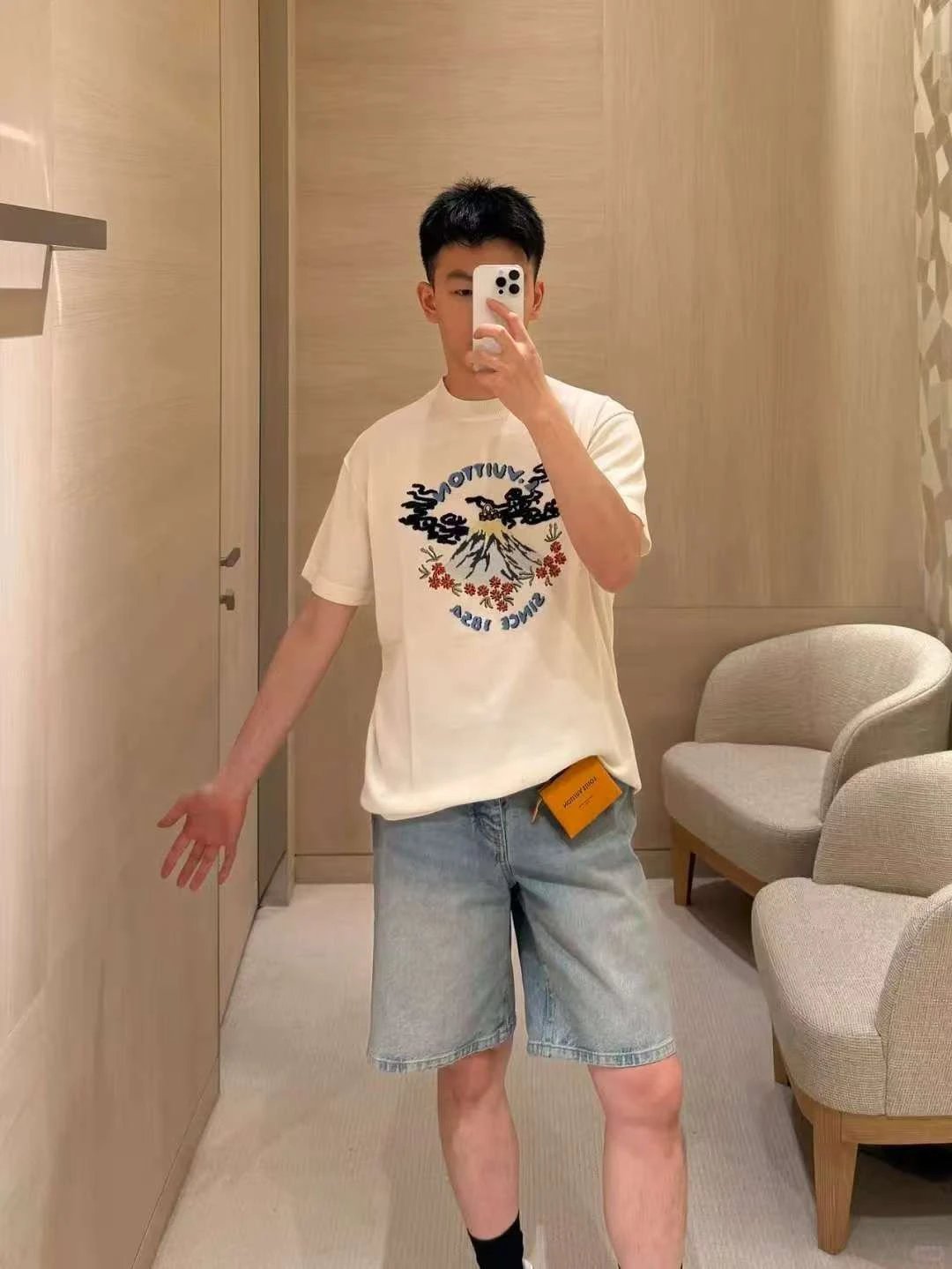 Louis Vuitton Mount Fuji Embroidered T-Shirt White - 8
