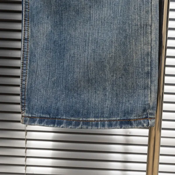 Design Wide-Leg Distressed Gray Jeans - 9