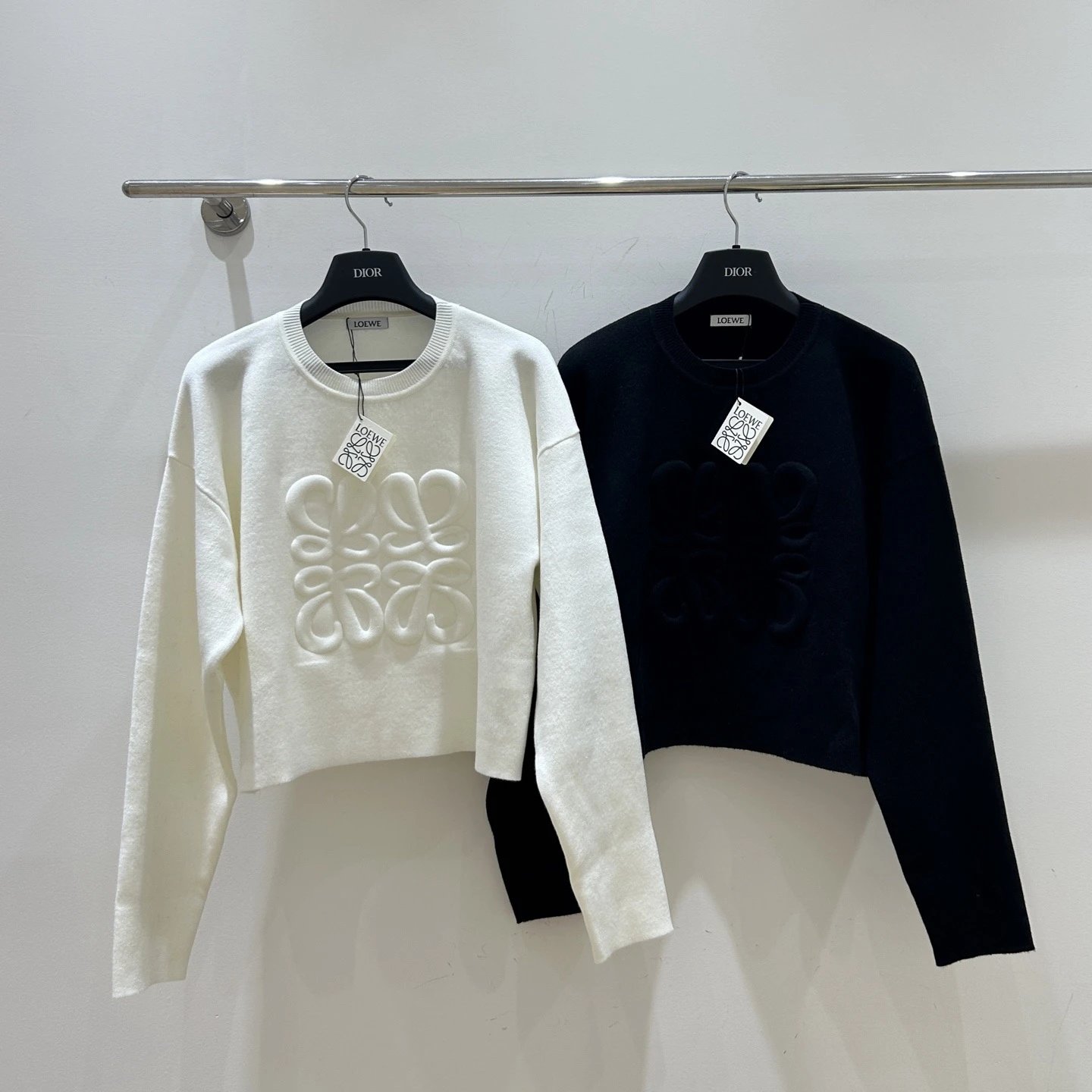 Loewe Anagram Embroidered Cropped Sweater Black - 3