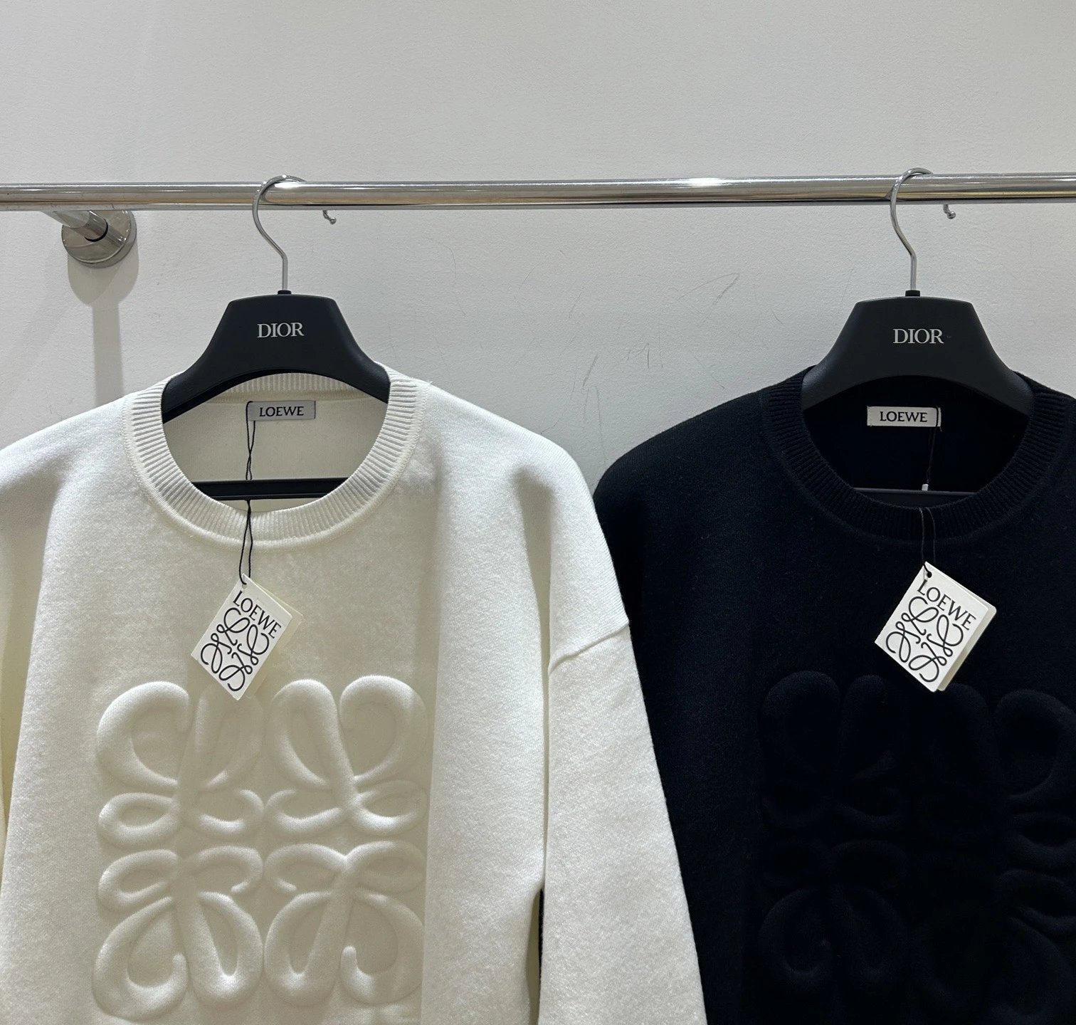 Loewe Anagram Embroidered Cropped Sweater Black - 5