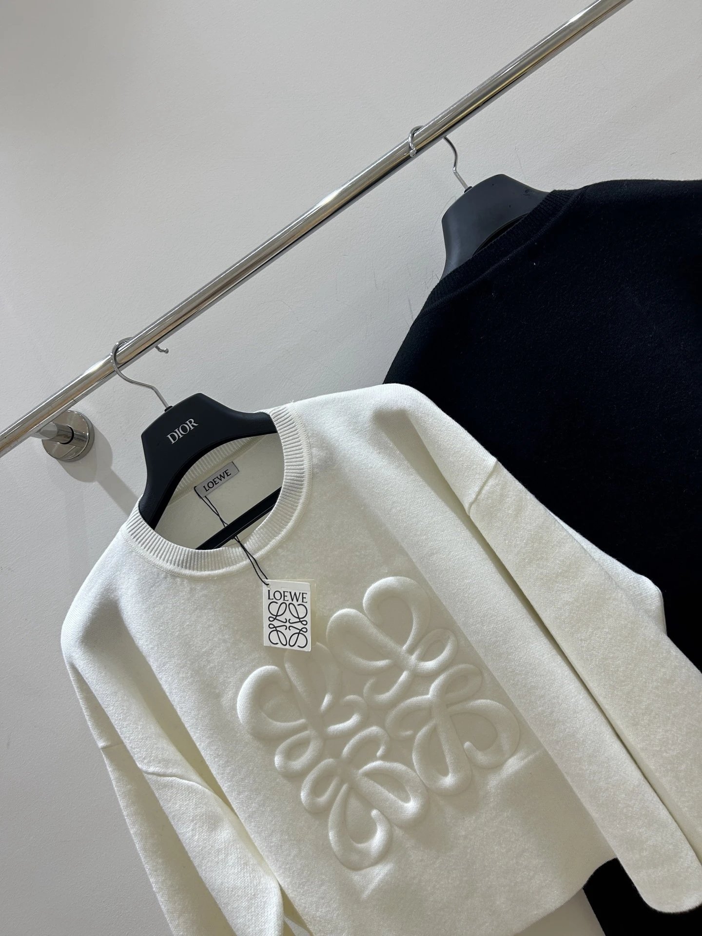 Loewe Anagram Embroidered Cropped Sweater Black - 6