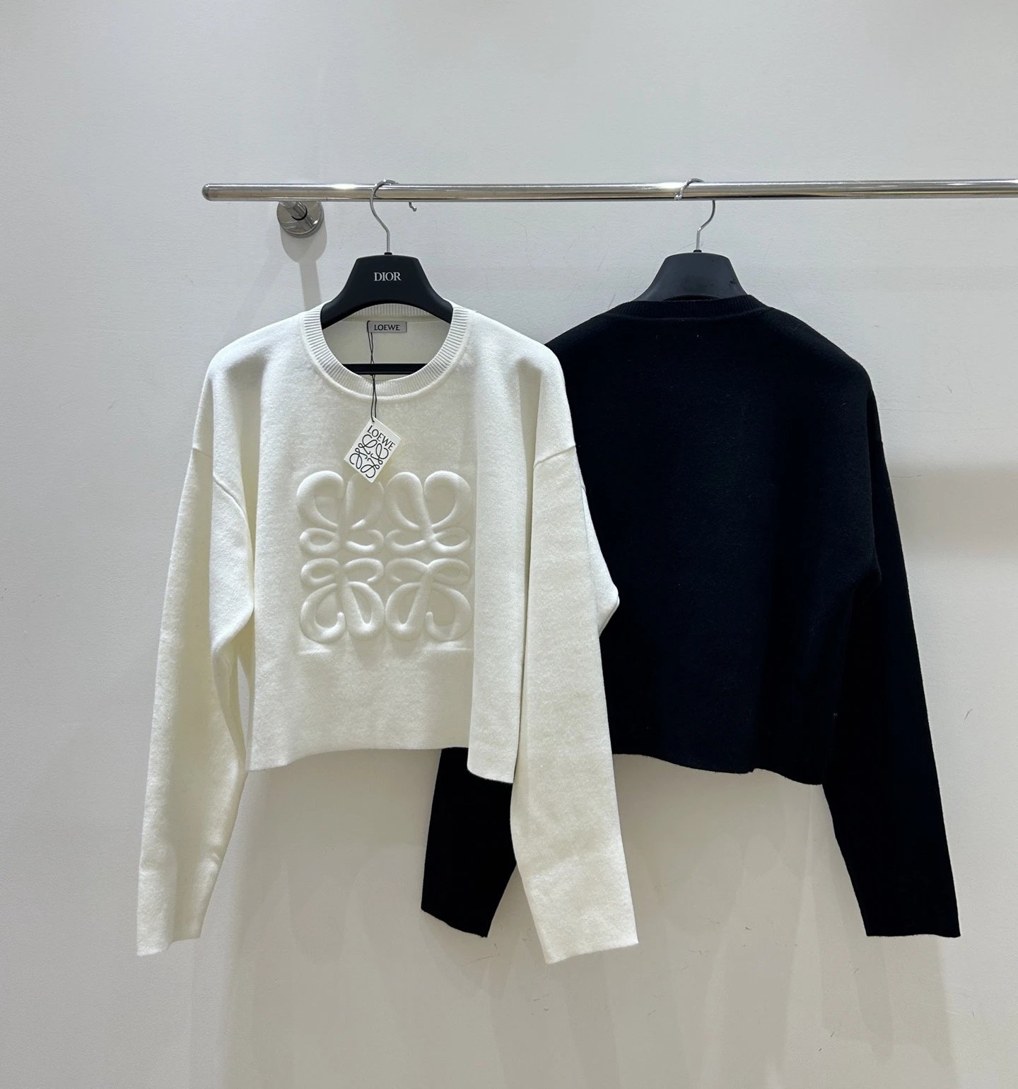 Loewe Anagram Embroidered Cropped Sweater Black - 4