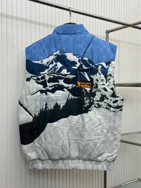 Louis Vuitton Ski Scene Puffer Vest Multicolor Outerwear.vest - 4