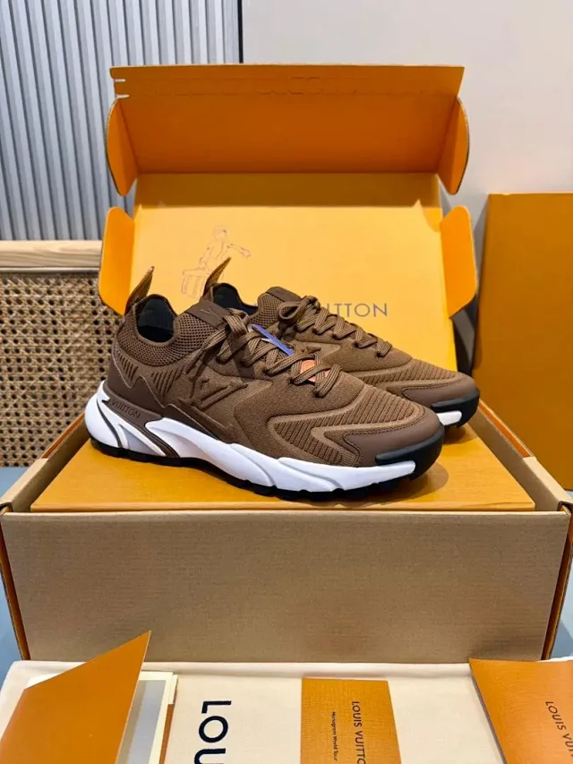 Louis Vuitton Sneakers LV Runner Tatic product detail image 7