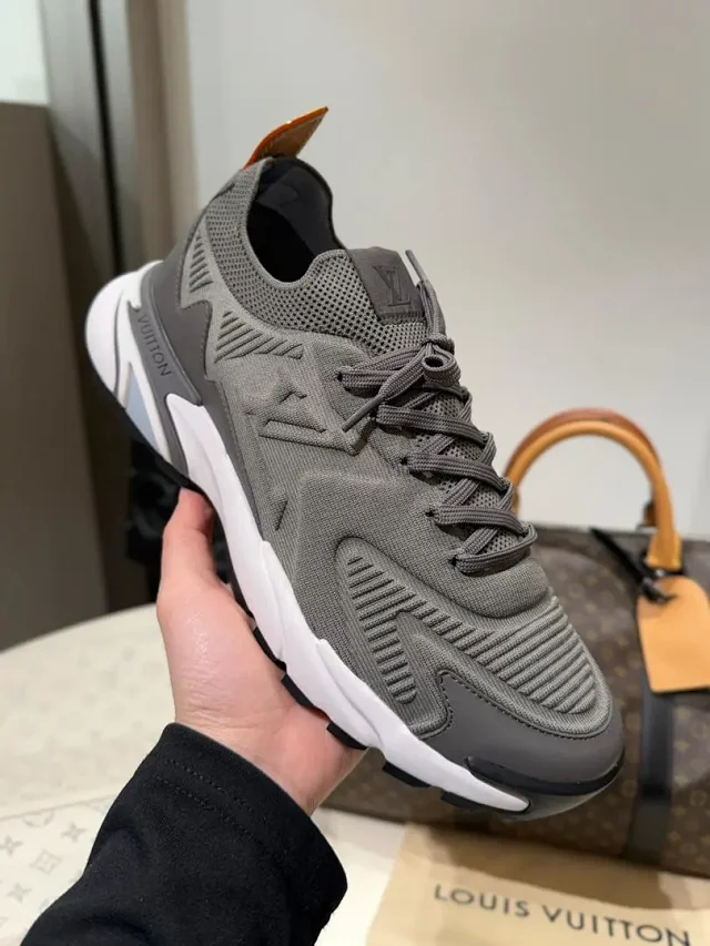 Louis Vuitton Sneakers LV Runner Tatic product detail image 2