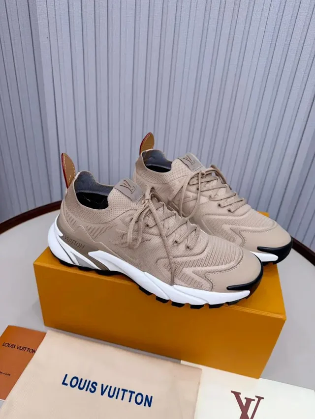 Louis Vuitton Sneakers LV Runner Tatic product detail image 6