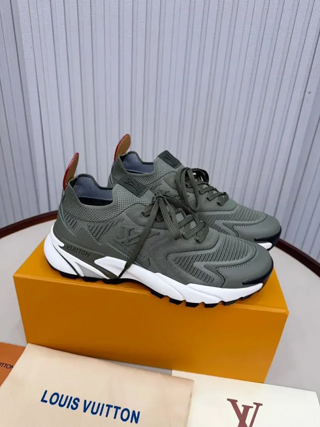 Louis Vuitton Sneakers LV Runner Tatic product detail image 1