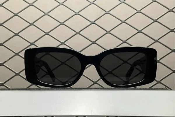 Design Oversized Square Black Sunglasses - 1