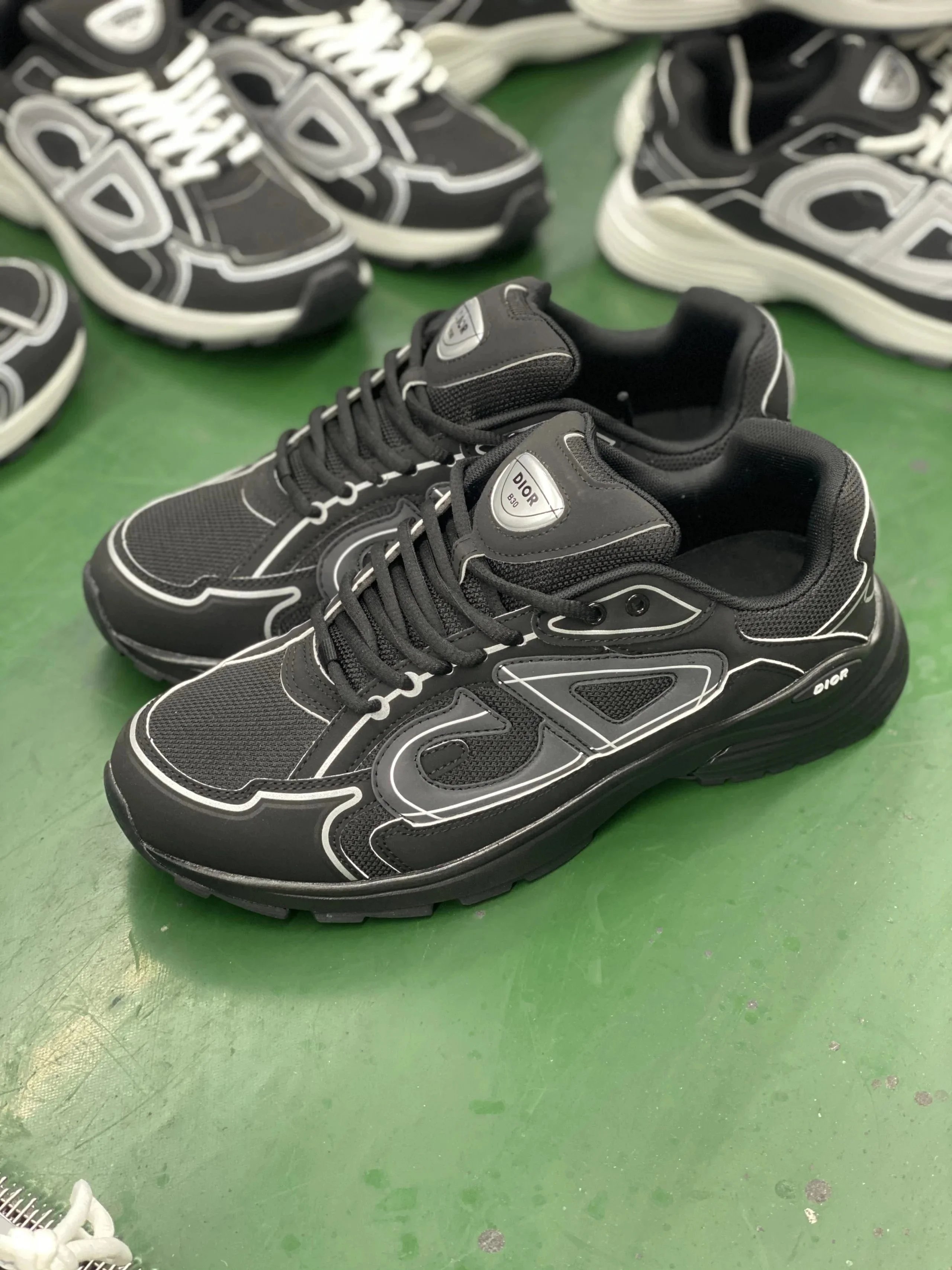 H900/Black