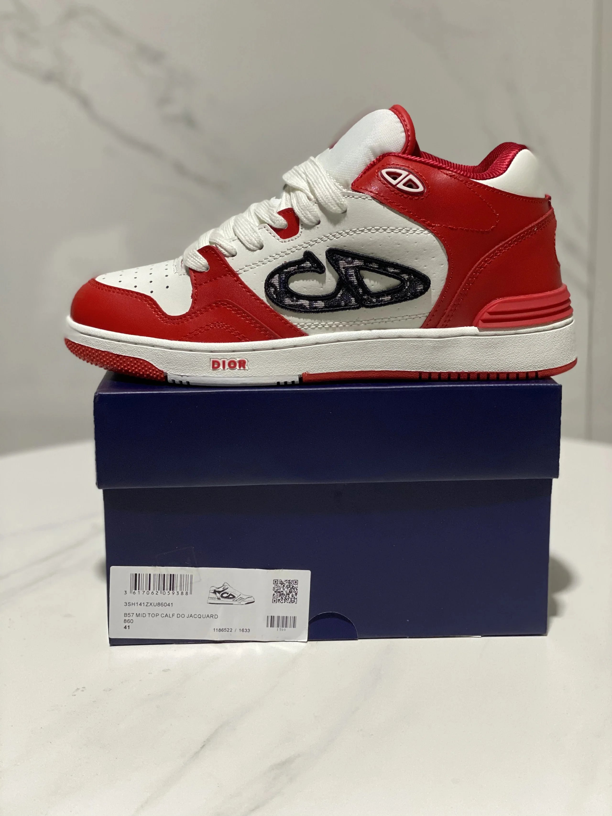 B57 White Red