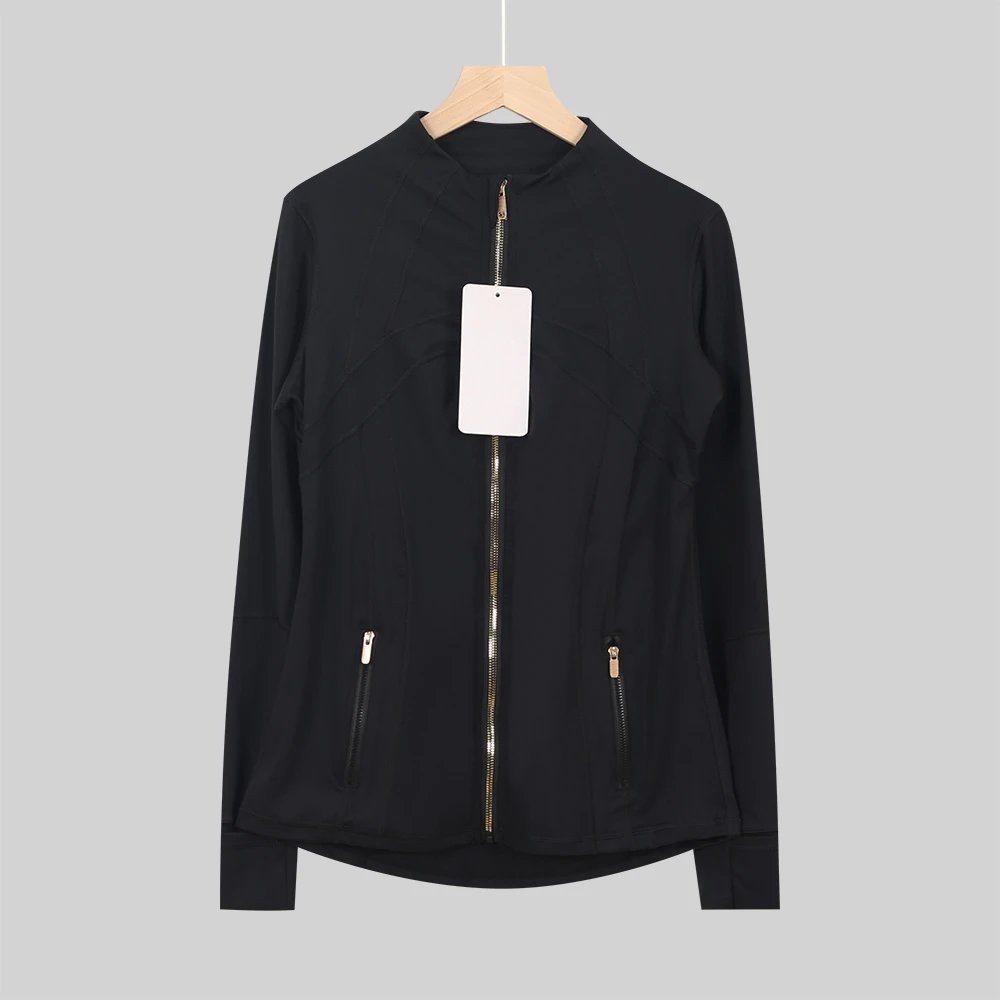 黑色金拉链夹克