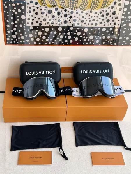 Louis Vuitton Monogram Ski Goggles Black and White Eyewear - 1