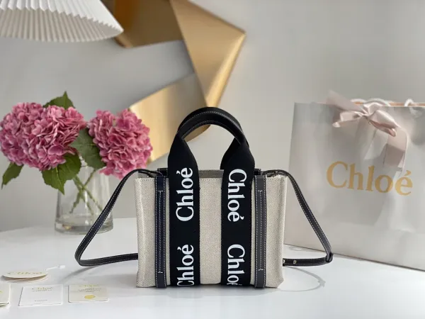 Chloé Crochet Tote Bag in Navy Blue - 3
