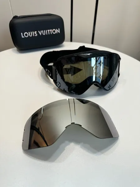 Louis Vuitton Monogram Ski Goggles Black with Silver Mirror Lens Eyewear - 1