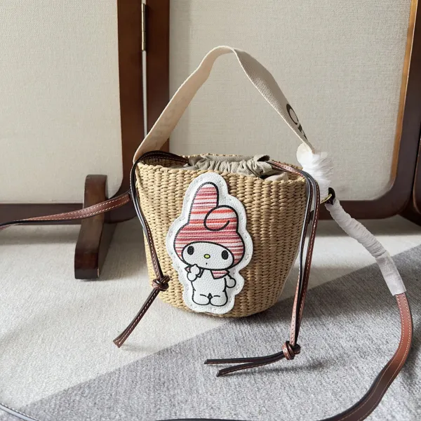 Chloé Faye Mini Mint Green Leather Handbag with Braided Straps and Tassels - 10