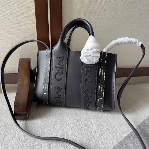 Chloé Woody Mini Bag Black Leather Handbag - 1