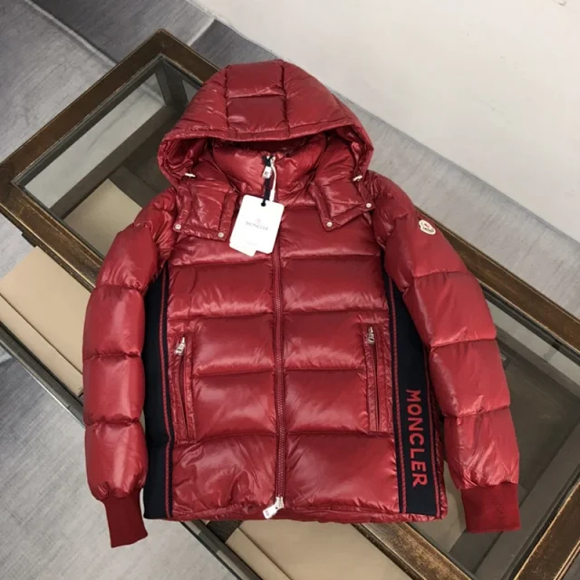 Moncler Down Jackets Hooded quilted jacket product detail image 4