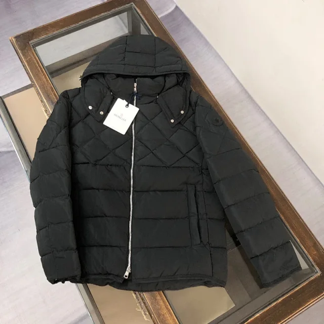 Moncler Down Jackets Hooded quilted jacket product detail image 2