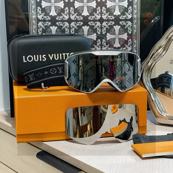 Louis Vuitton Monogram Goggles Silver Mirror Lens Ski Goggles Eyewear - 1