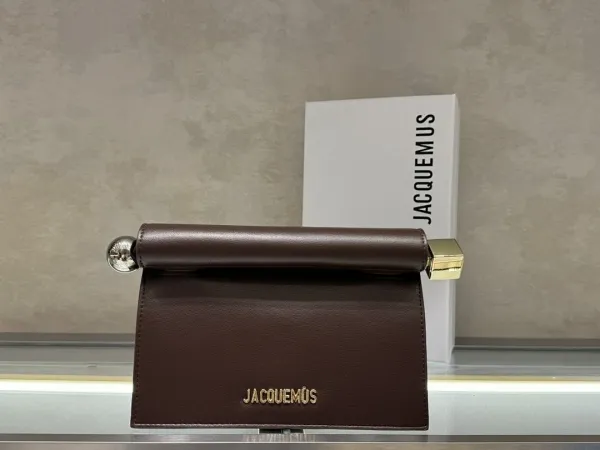 Jacquemus Le Chiquito White Bucket Bag with Gold Hardware Handbags - 10