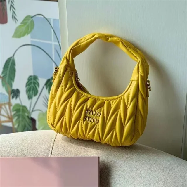 Miu Handbags YH-005 Quilted Hobo Handbag product detail image 13