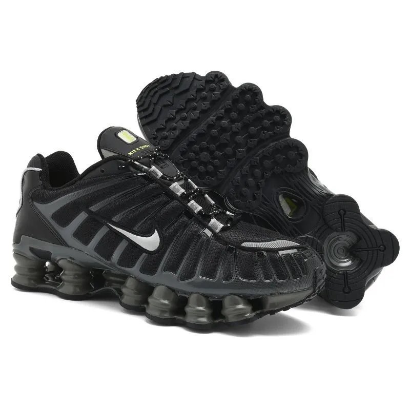 Nike Shox R4 Black Sneakers - 14