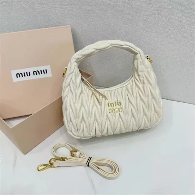 Miu Handbags YH-005 Quilted Hobo Handbag product detail image 16