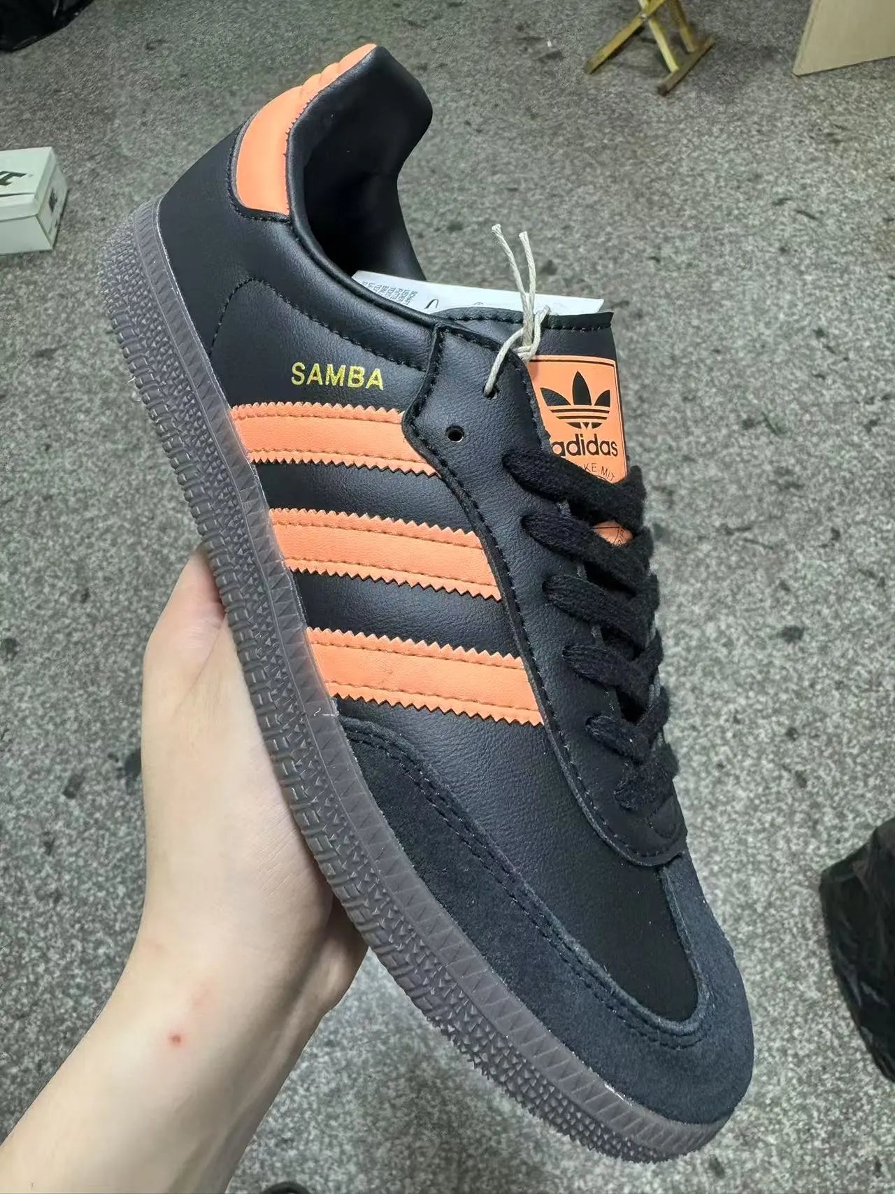 AD Samba B75804 Black Orange