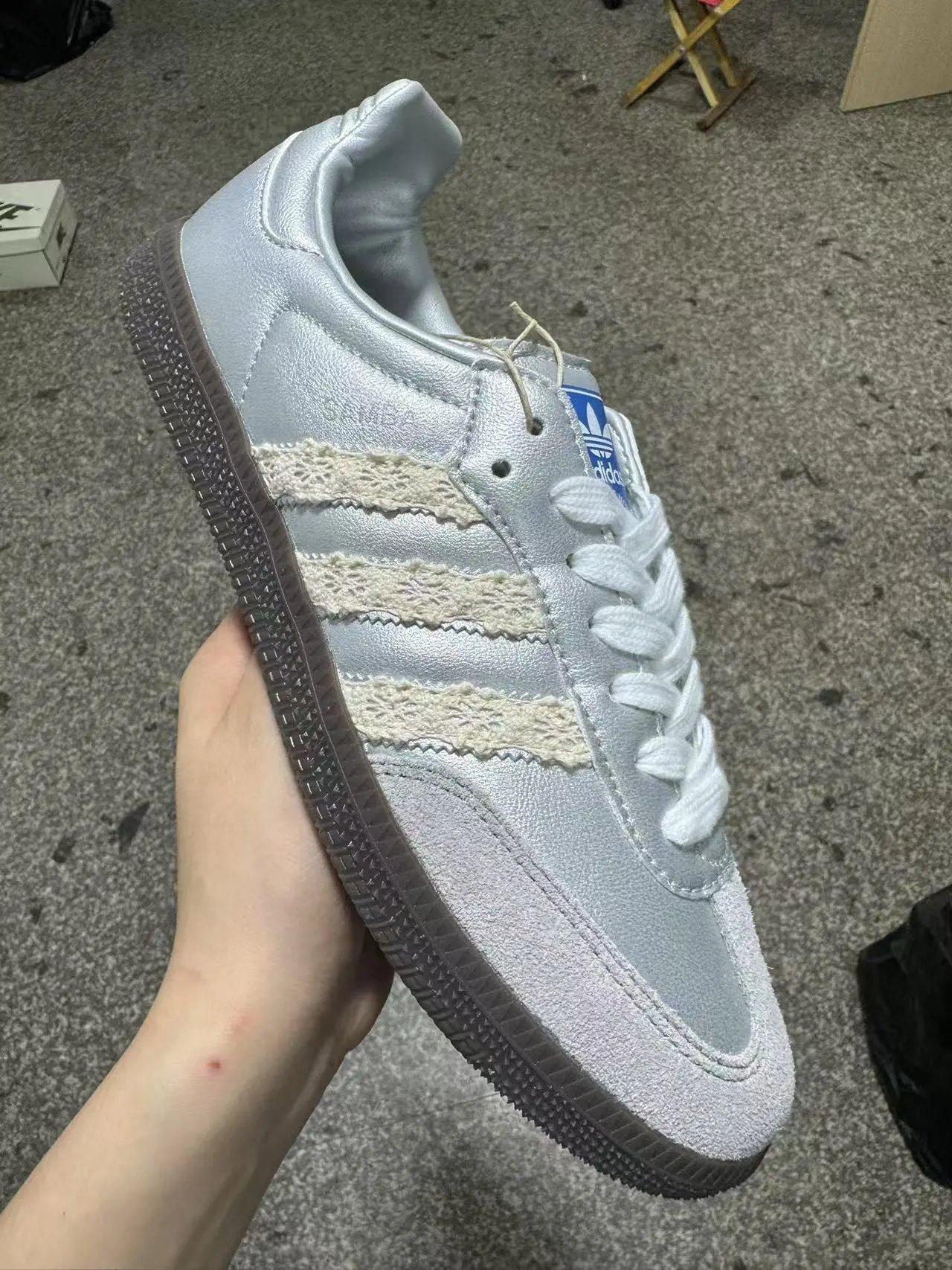 AD Samba IG1024 Silver Mist Gray