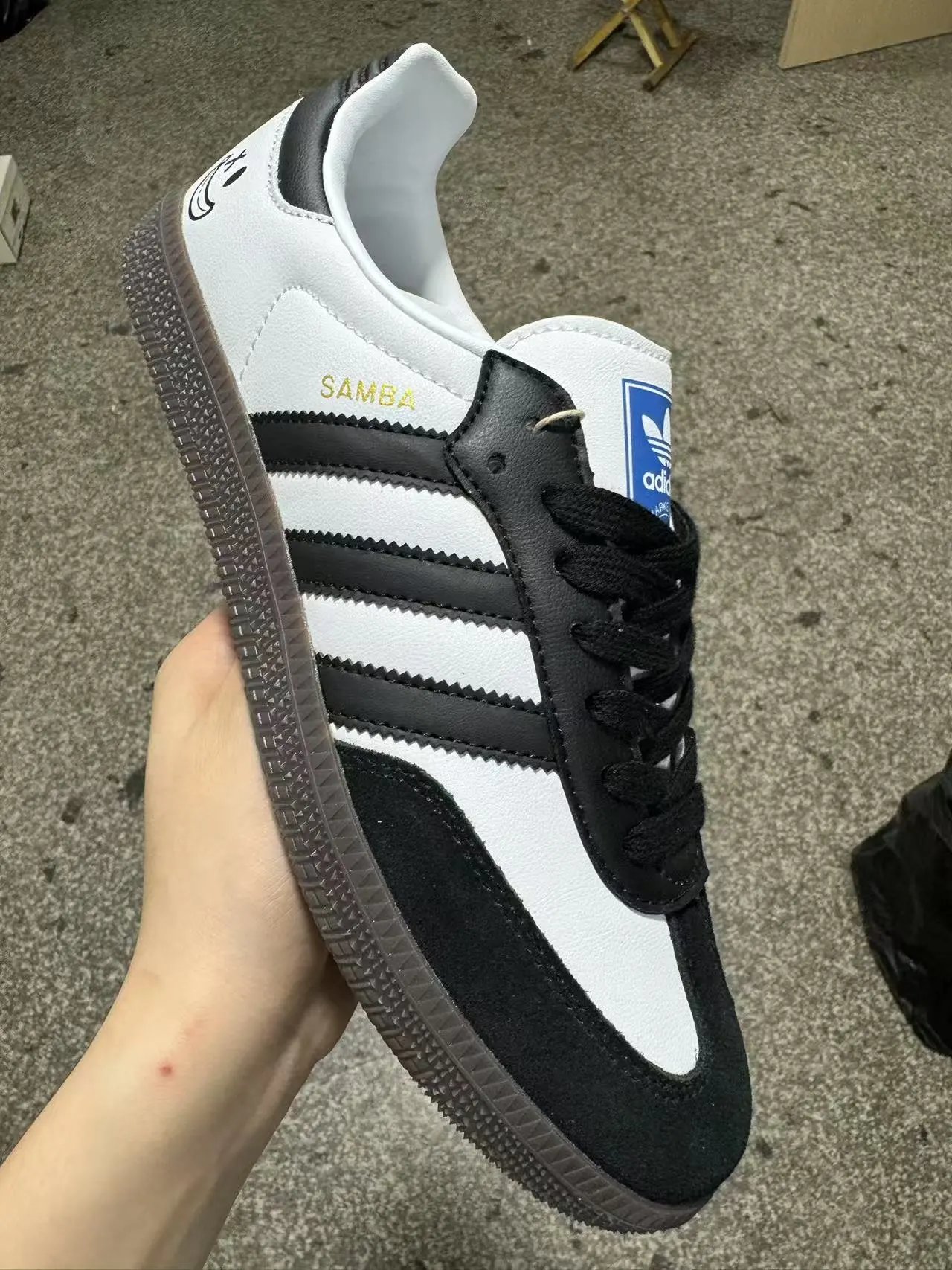 AD Samba IG1024 Black and White Rock
