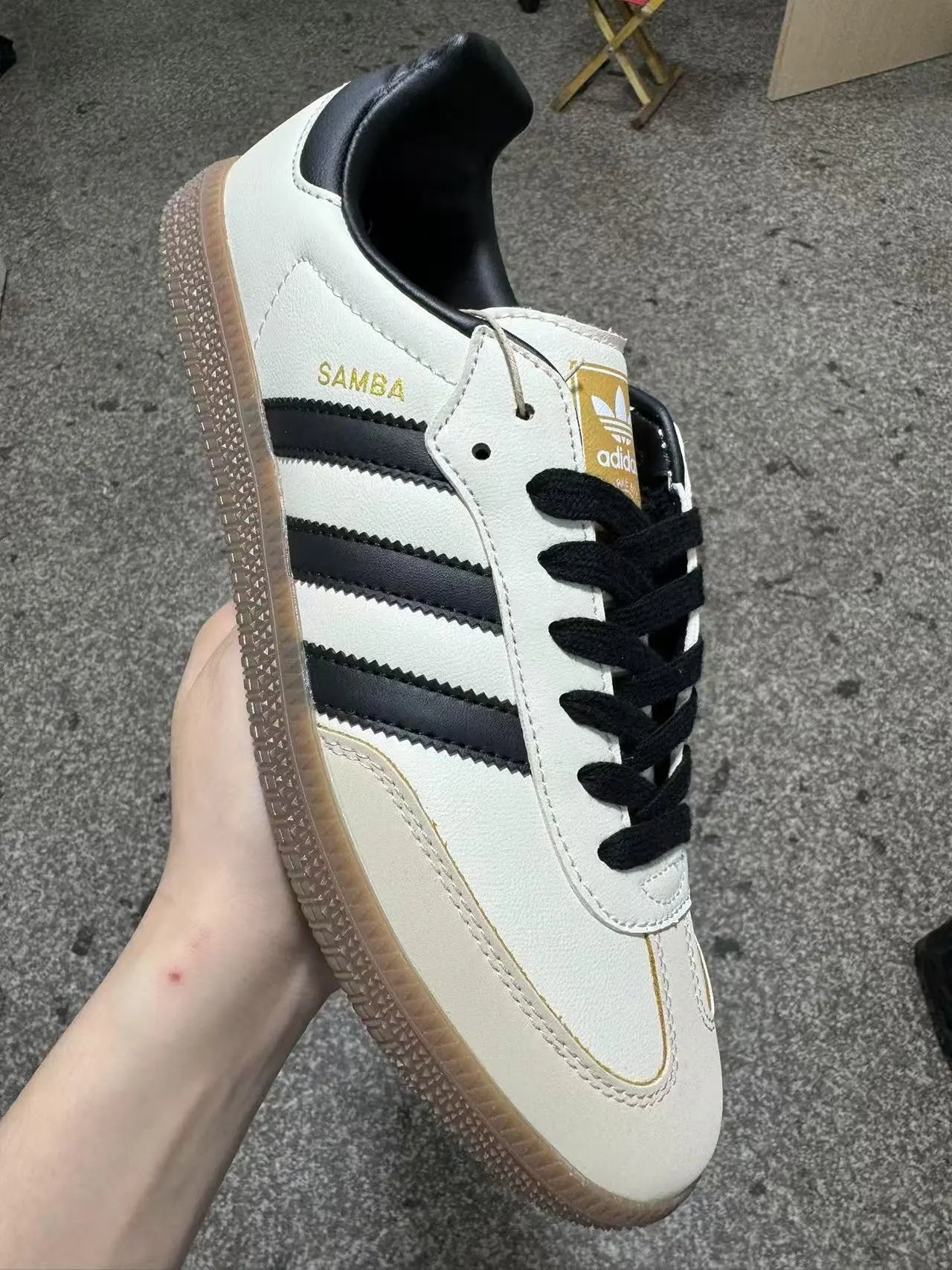 AD Samba ID0478 Beige Black