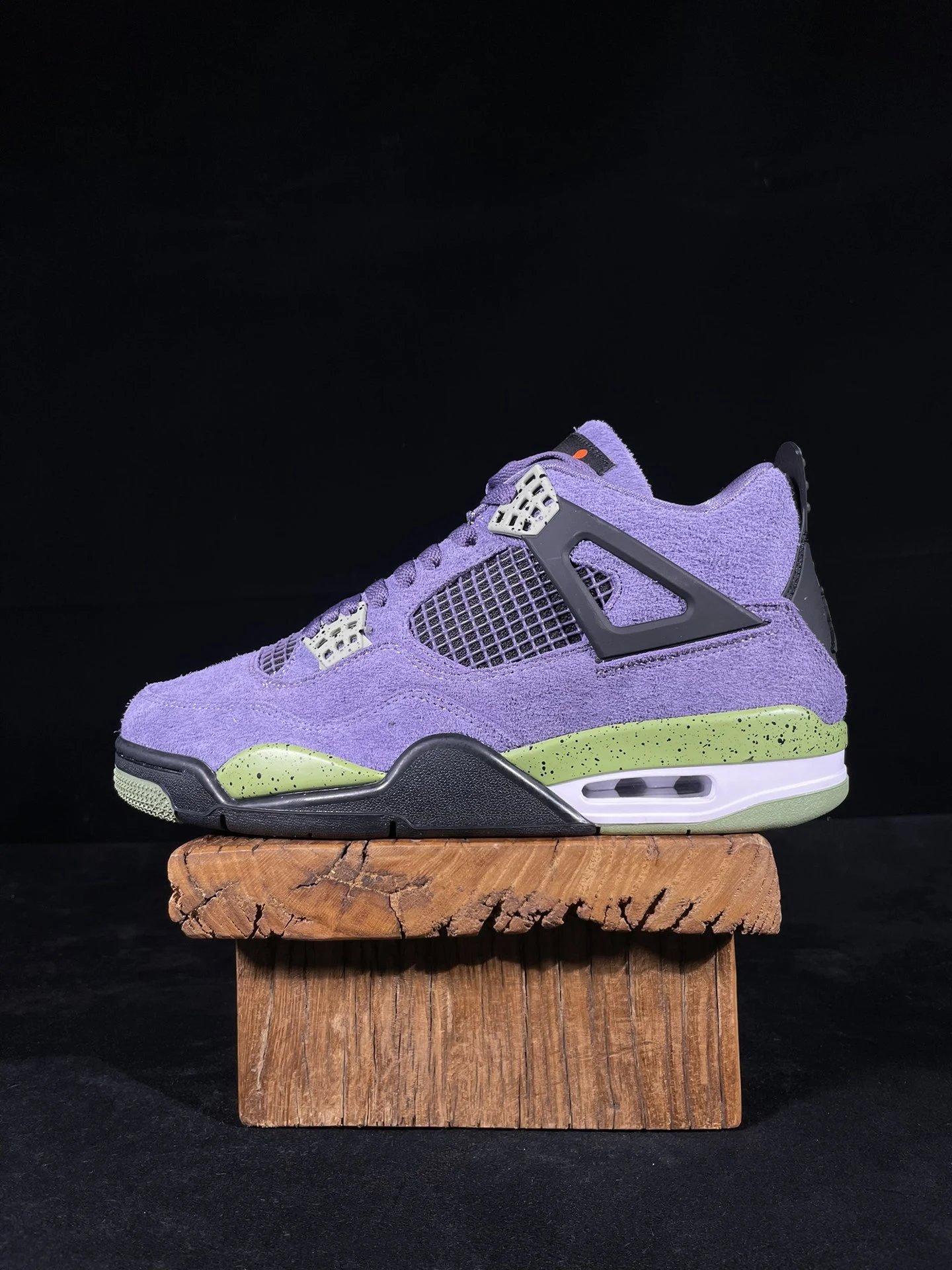 AQ9129-500 Purple Suede 40-47.5