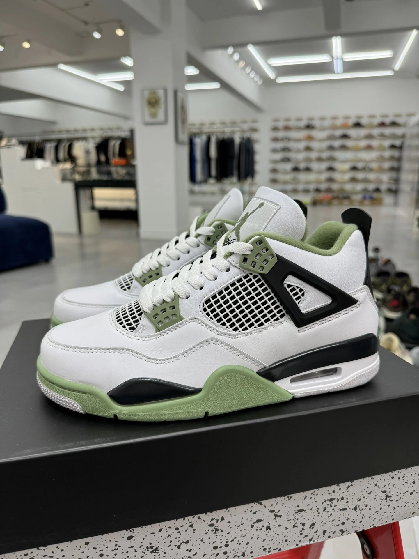 AQ9129-103 White Black Green 36-47.5