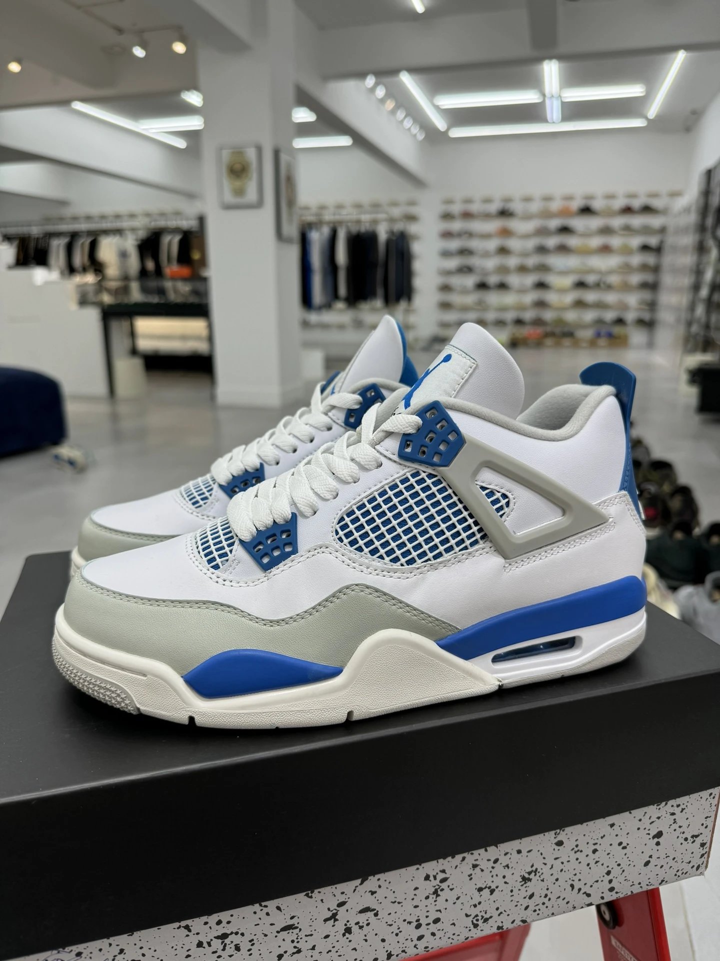 308497-105 White Blue 40-46