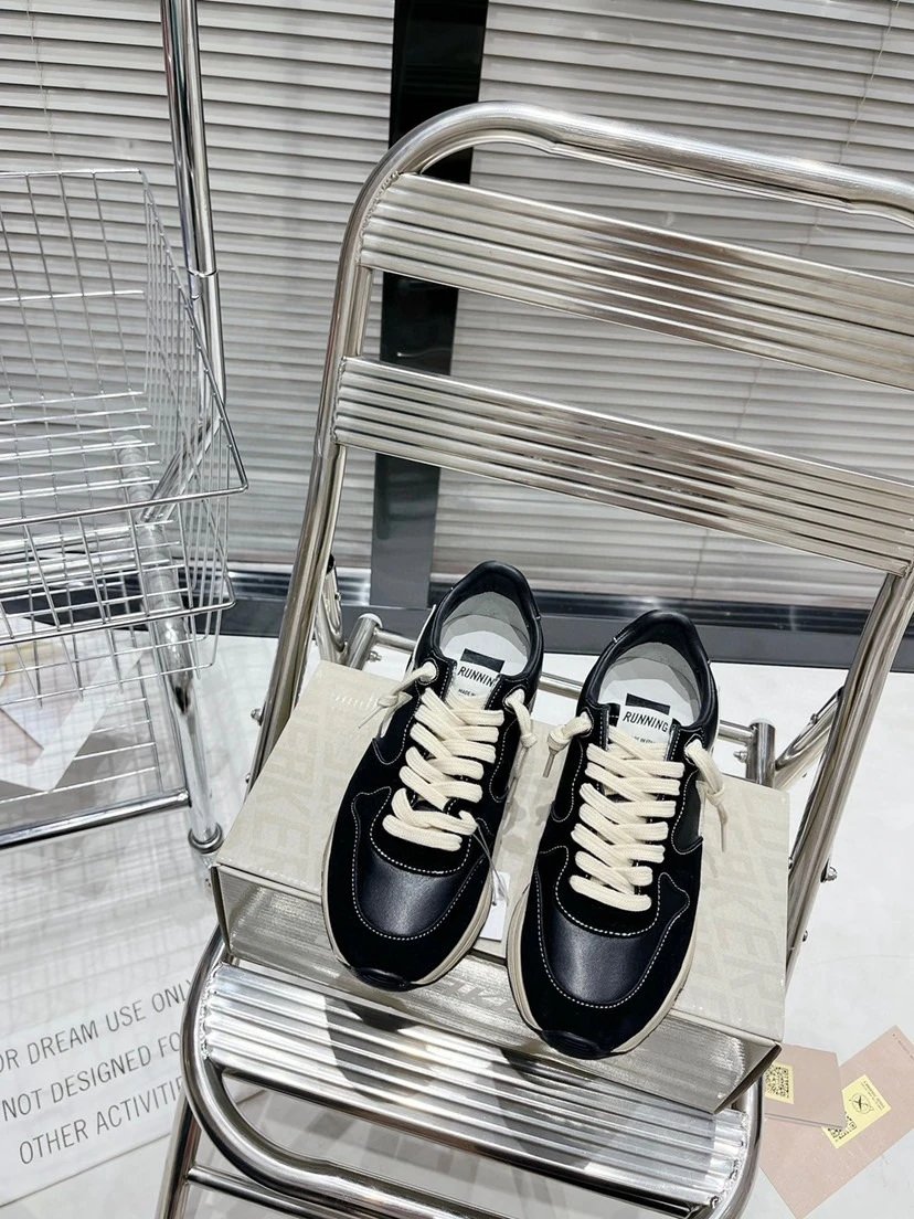Sport Shoe photo 2