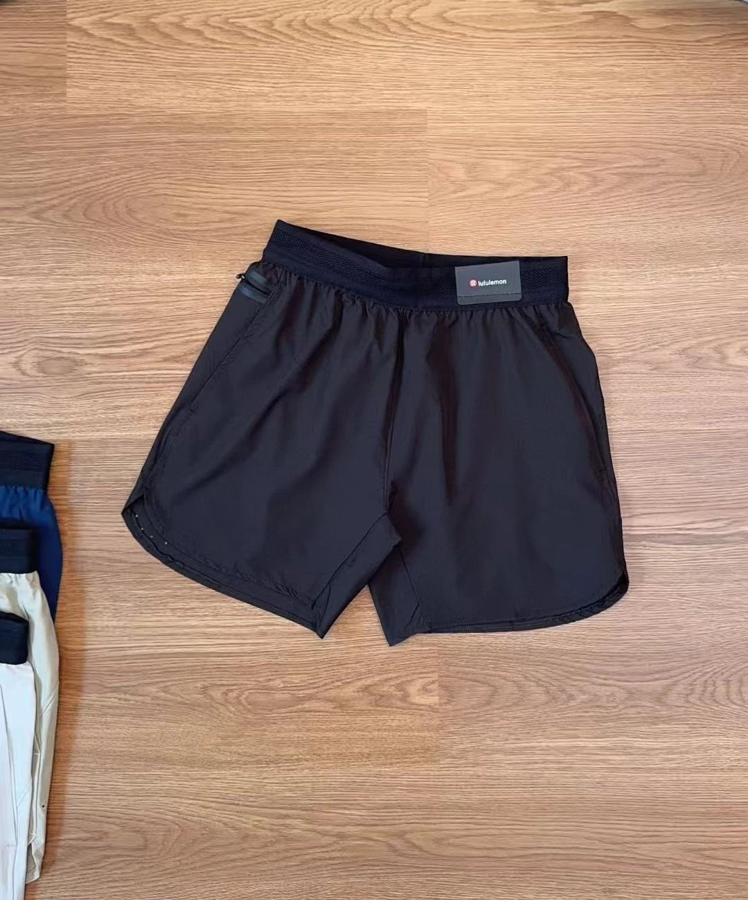 LULU Shorts photo 2