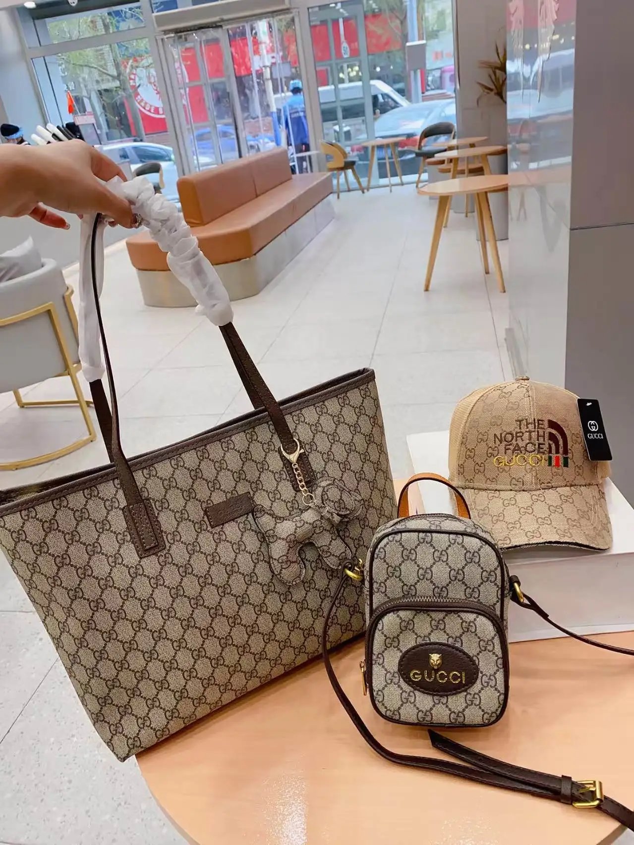 Gucci Floral Print Tote Bag with Dior Oblique Makeup Pouches Set White Purple Multicolor Handbags - 18