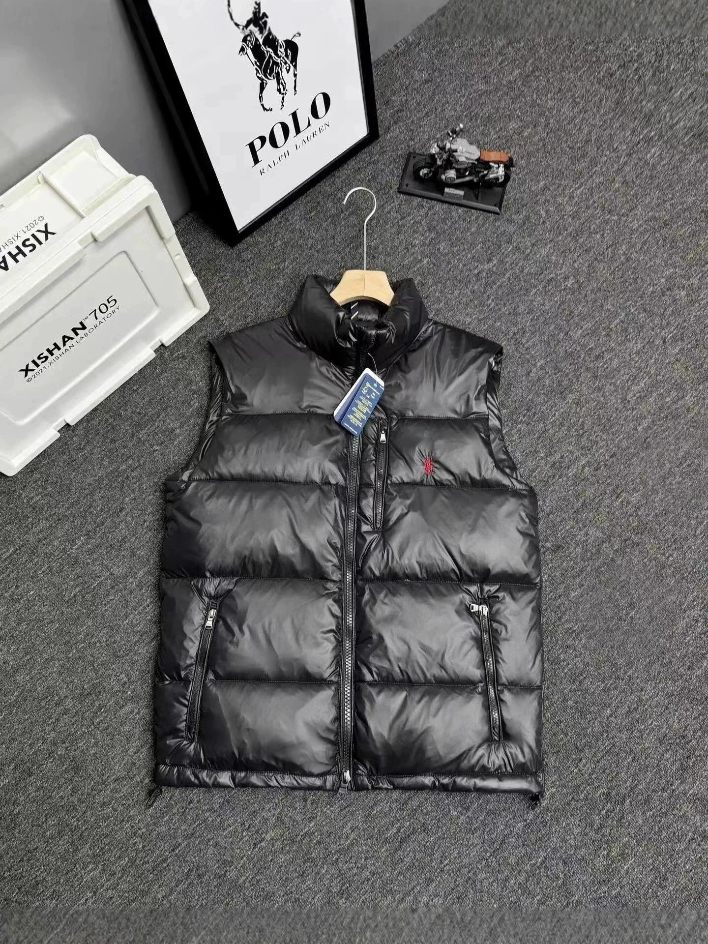 Vest Black Gloss